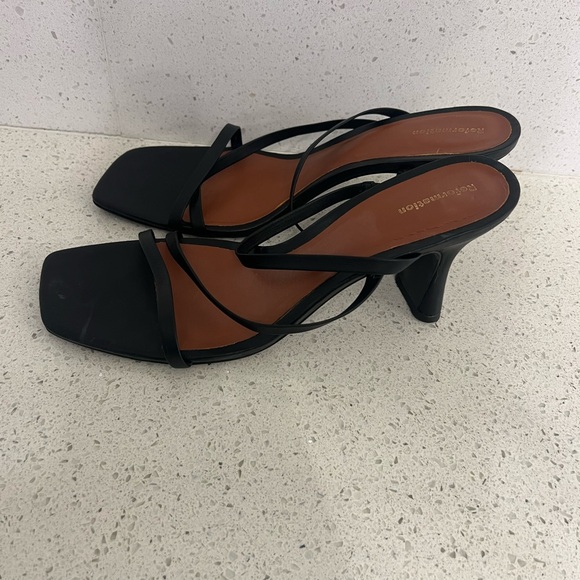 Reformation black strappy sandals, block heel, size 8 - Picture 4 of 6